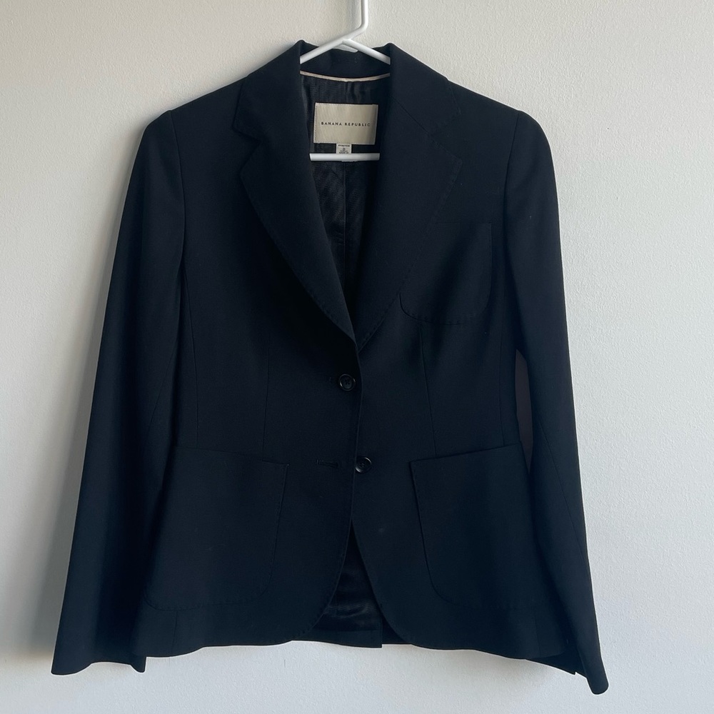 Banana Republic Black fitted Blazer- 2 buttons